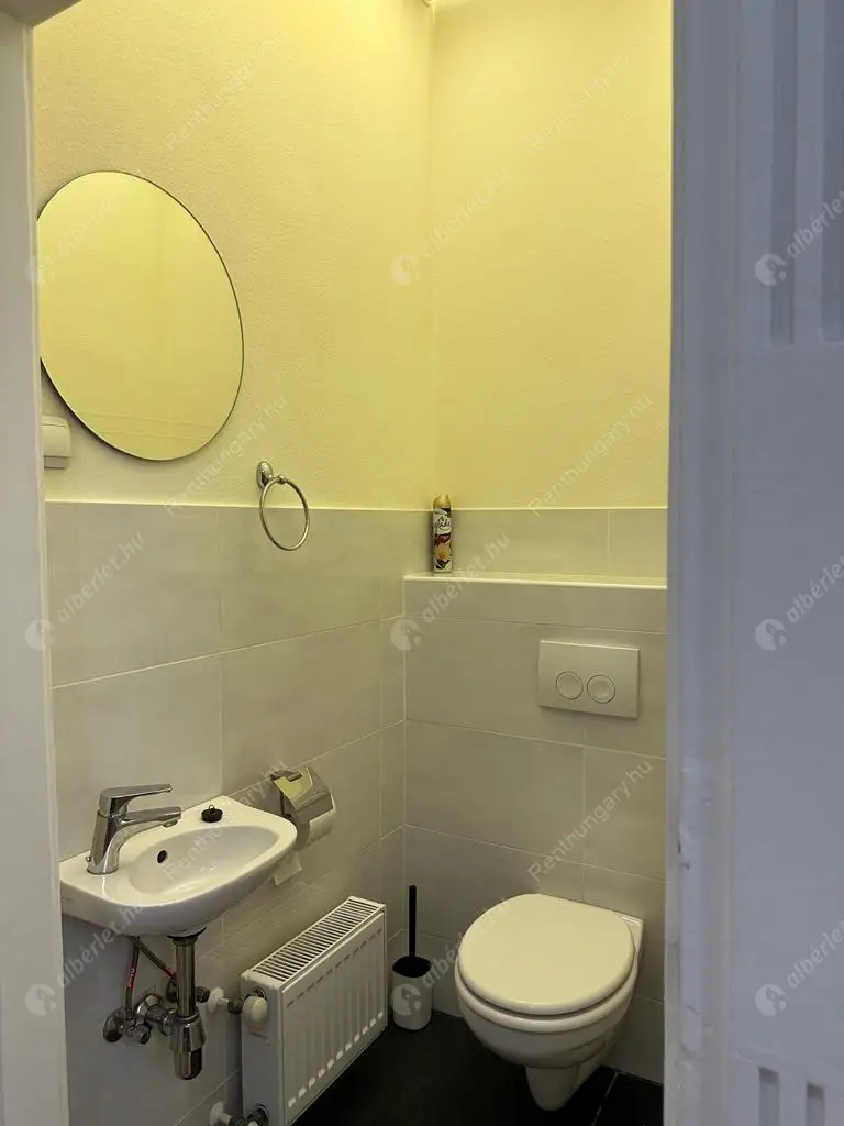 Kiadó albérlet 340000 Ft/hó áron: Budapest, V. kerület  Kossuth Lajos utca. Mérete: 68 nm, 2 szobás | Alberlet.hu - 6630900