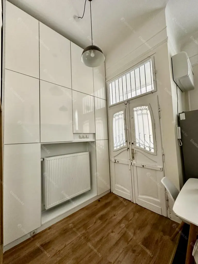 Kiadó albérlet 330000 Ft/hó áron: Budapest, V. kerület  Kossuth Lajos utca. Mérete: 68 nm, 2 szobás | Alberlet.hu - 6663439