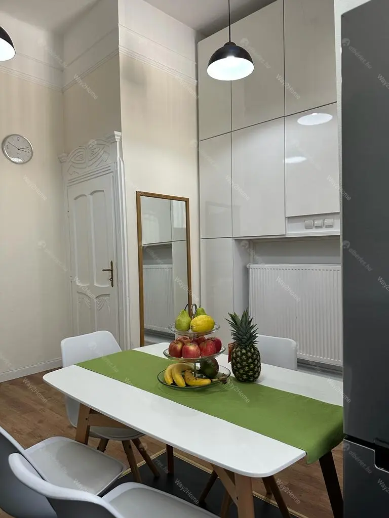 Kiadó albérlet 330000 Ft/hó áron: Budapest, V. kerület  Kossuth Lajos utca. Mérete: 68 nm, 2 szobás | Alberlet.hu - 6667673