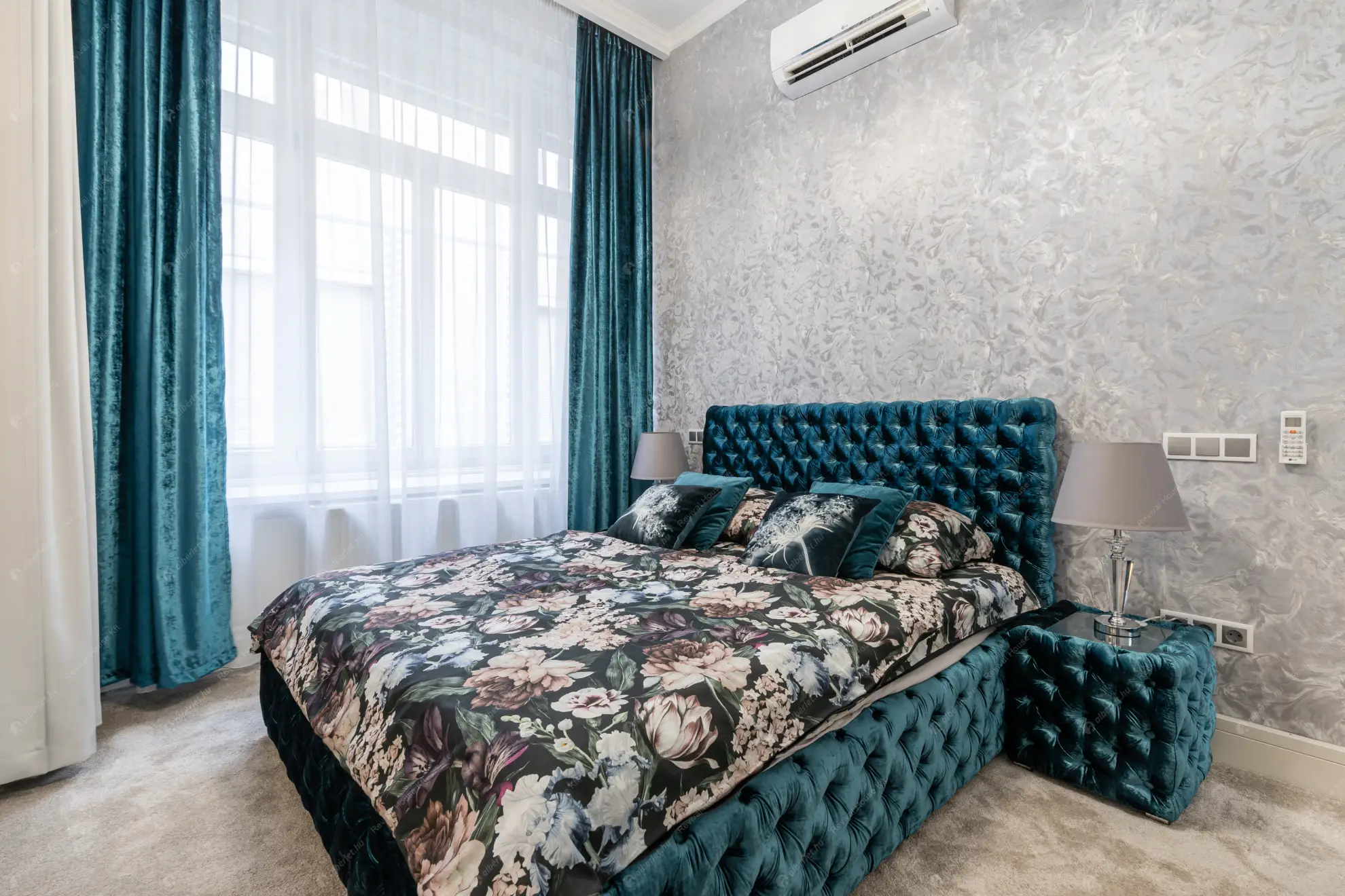 Kiadó albérlet 1290000 Ft/hó áron: Budapest, V. kerület  Kristóf tér. Mérete: 133 nm, 1 szobás | Alberlet.hu - 6586982