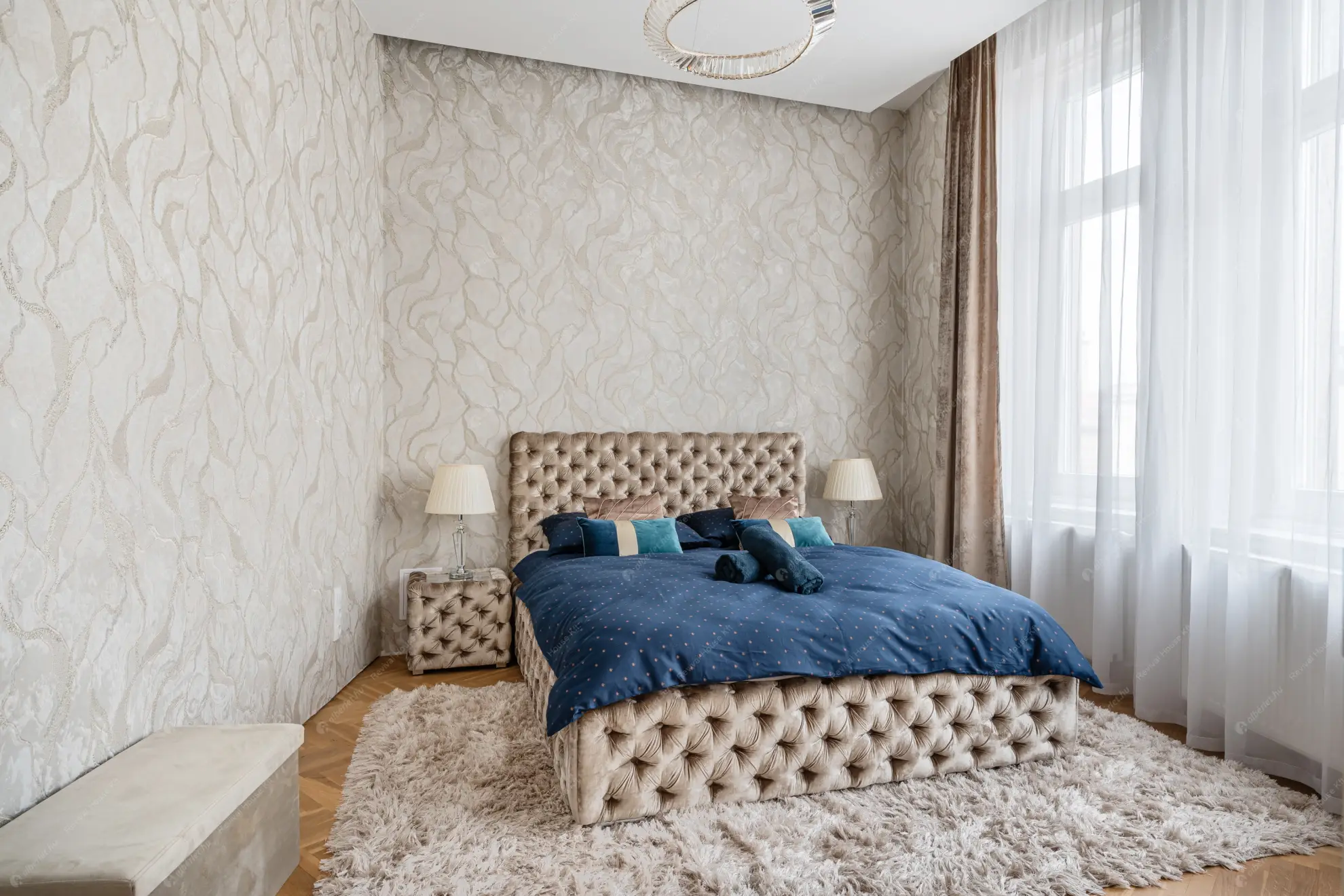 Kiadó albérlet 1290000 Ft/hó áron: Budapest, V. kerület  Kristóf tér. Mérete: 133 nm, 1 szobás | Alberlet.hu - 6586991