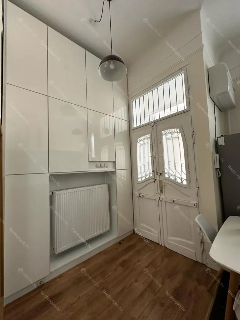 Kiadó albérlet 329000 Ft/hó áron: Budapest, V. kerület  Magyar utca. Mérete: 68 nm, 2 szobás | Alberlet.hu - 6666709