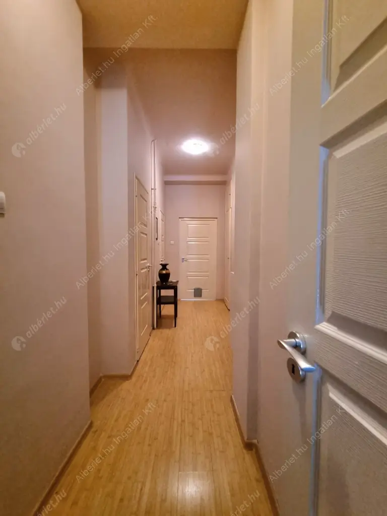 Kiadó albérlet 274000 Ft/hó áron: Budapest, V. kerület  Molnár utca. Mérete: 63 nm, 2 szobás | Alberlet.hu - 6612606