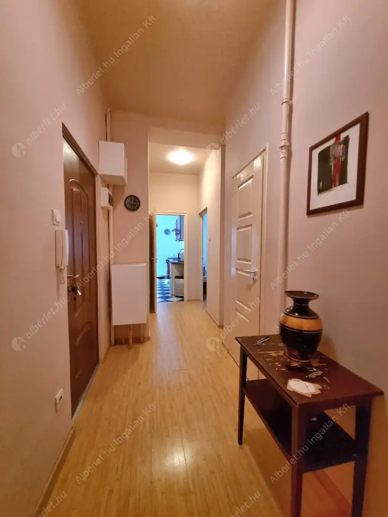 Kiadó albérlet 274000 Ft/hó áron: Budapest, V. kerület  Molnár utca. Mérete: 63 nm, 2 szobás | Alberlet.hu - 6612607