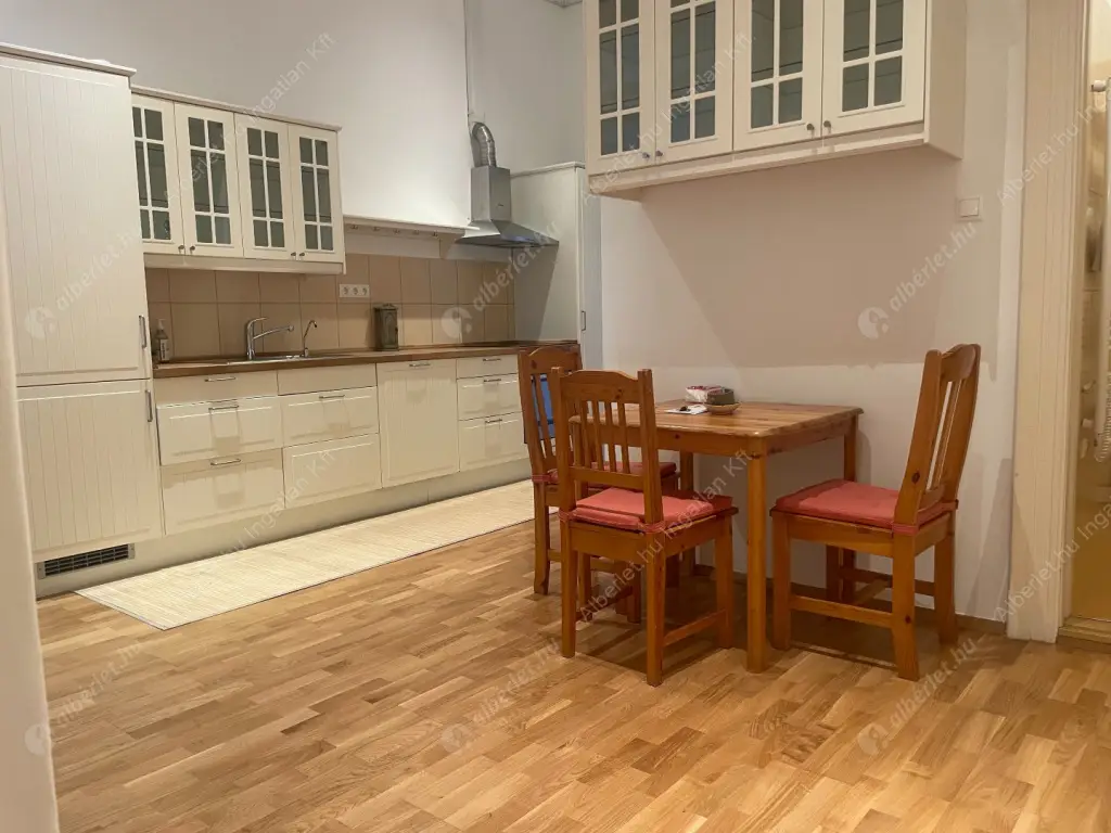 Kiadó albérlet 530000 Ft/hó áron: Budapest, V. kerület  Molnár utca. Mérete: 93 nm, 3 szobás | Alberlet.hu - 6599310