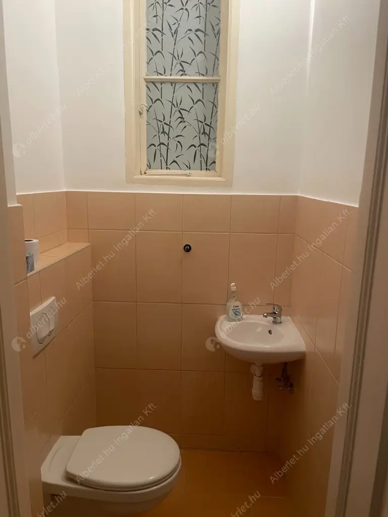Kiadó albérlet 530000 Ft/hó áron: Budapest, V. kerület  Molnár utca. Mérete: 93 nm, 3 szobás | Alberlet.hu - 6599317