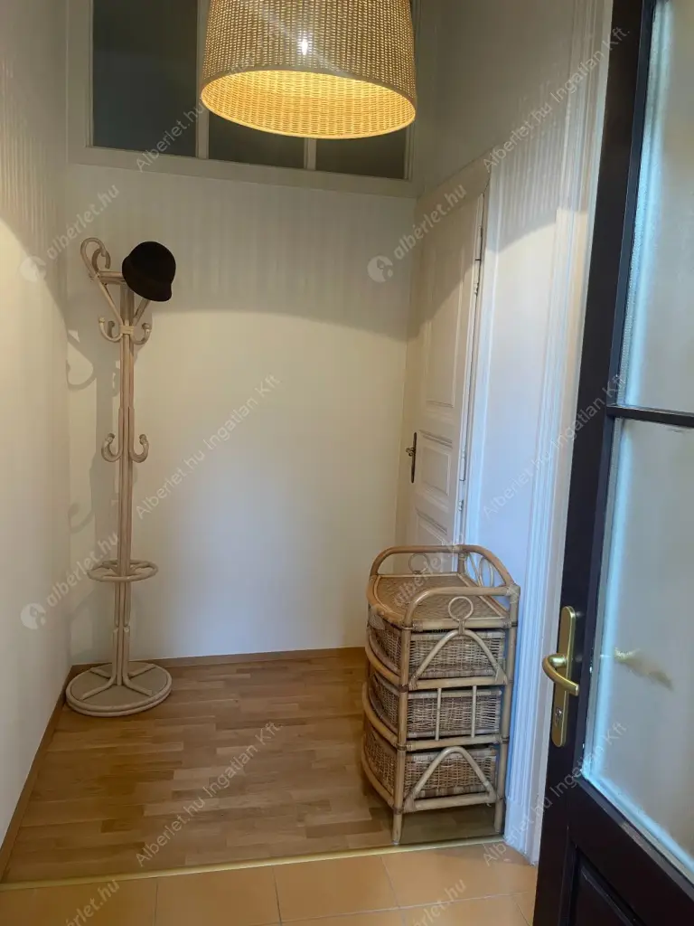 Kiadó albérlet 530000 Ft/hó áron: Budapest, V. kerület  Molnár utca. Mérete: 93 nm, 3 szobás | Alberlet.hu - 6599319