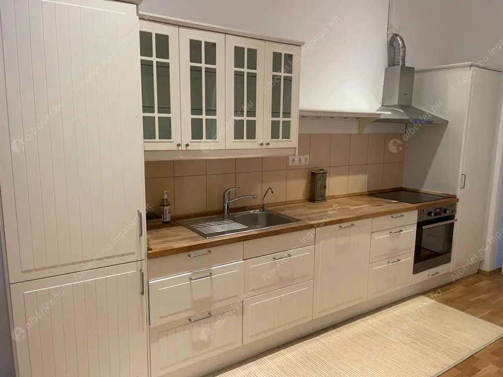 Kiadó albérlet 490000 Ft/hó áron: Budapest, V. kerület  Molnár utca. Mérete: 93 nm, 3 szobás | Alberlet.hu - 6616320