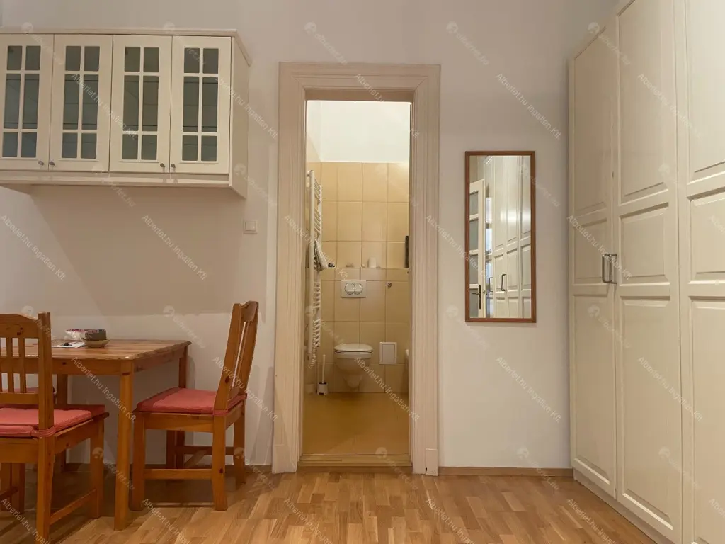 Kiadó albérlet 450000 Ft/hó áron: Budapest, V. kerület  Molnár utca. Mérete: 93 nm, 3 szobás | Alberlet.hu - 6641091