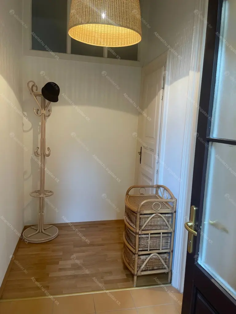 Kiadó albérlet 450000 Ft/hó áron: Budapest, V. kerület  Molnár utca. Mérete: 93 nm, 3 szobás | Alberlet.hu - 6641098