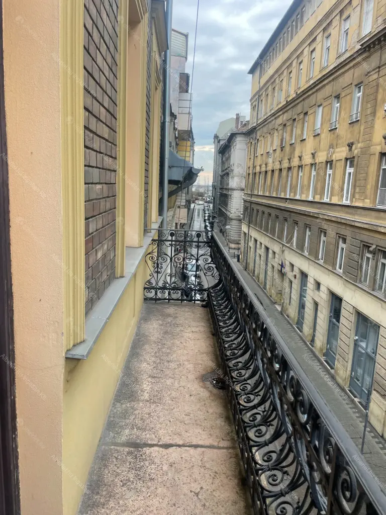 Kiadó albérlet 450000 Ft/hó áron: Budapest, V. kerület  Molnár utca. Mérete: 93 nm, 3 szobás | Alberlet.hu - 6641099