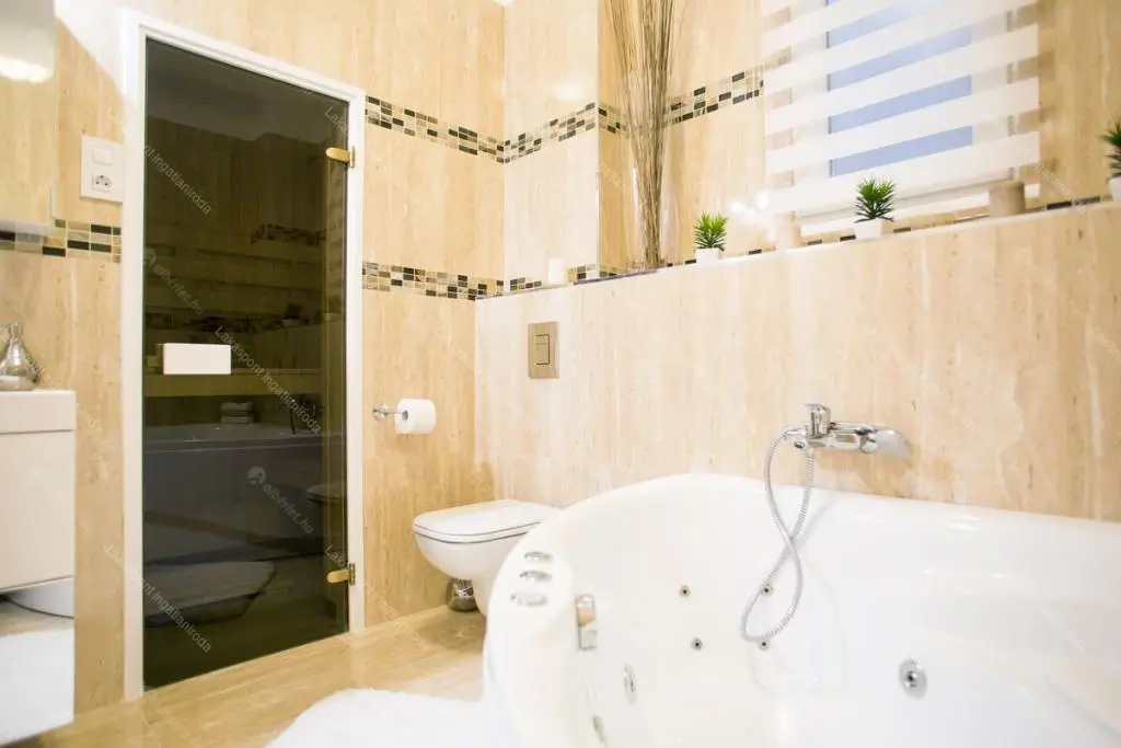 Kiadó albérlet 767000 Ft/hó áron: Budapest, V. kerület  Múzeum körút. Mérete: 120 nm, 3 szobás | Alberlet.hu - 6692755