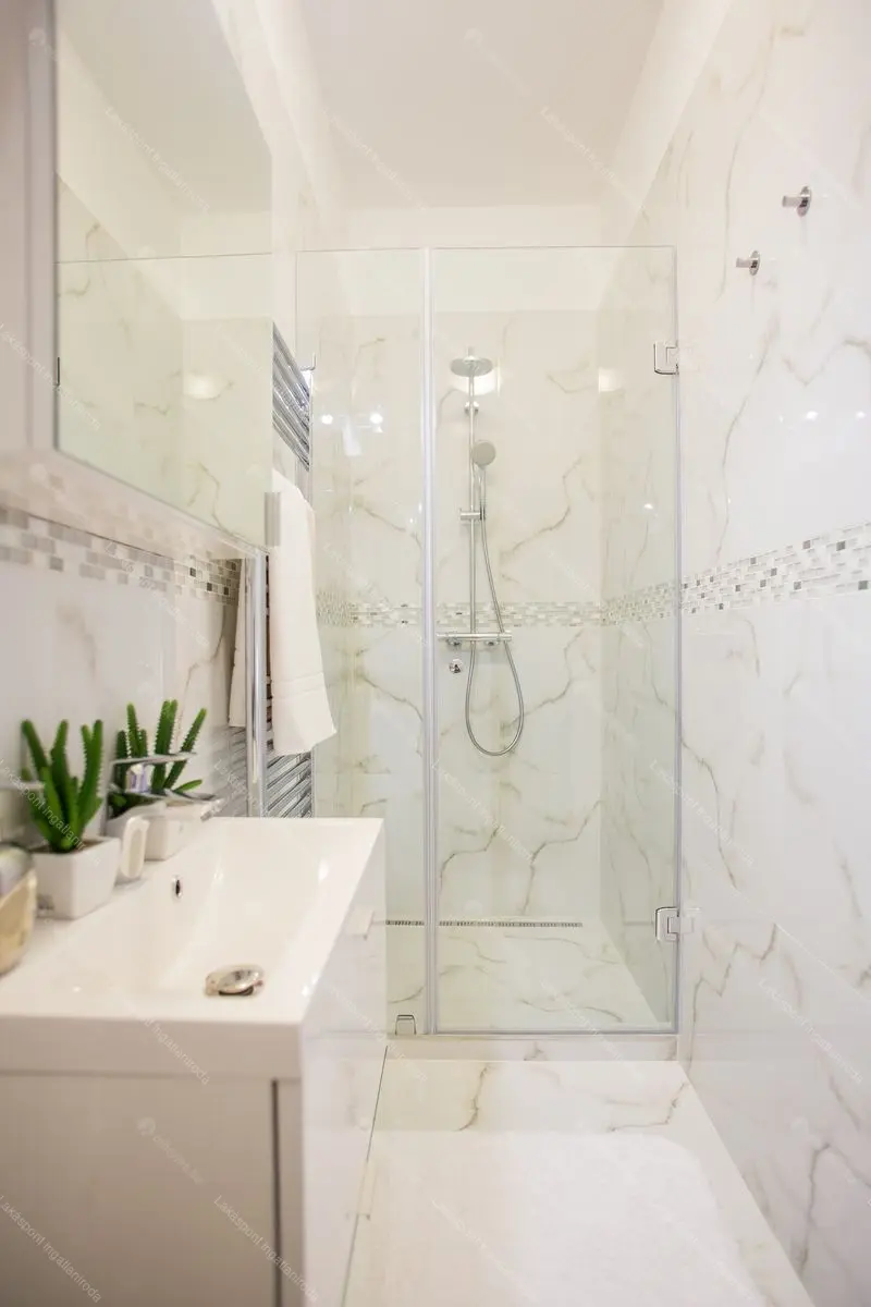 Kiadó albérlet 767000 Ft/hó áron: Budapest, V. kerület  Múzeum körút. Mérete: 120 nm, 3 szobás | Alberlet.hu - 6692757