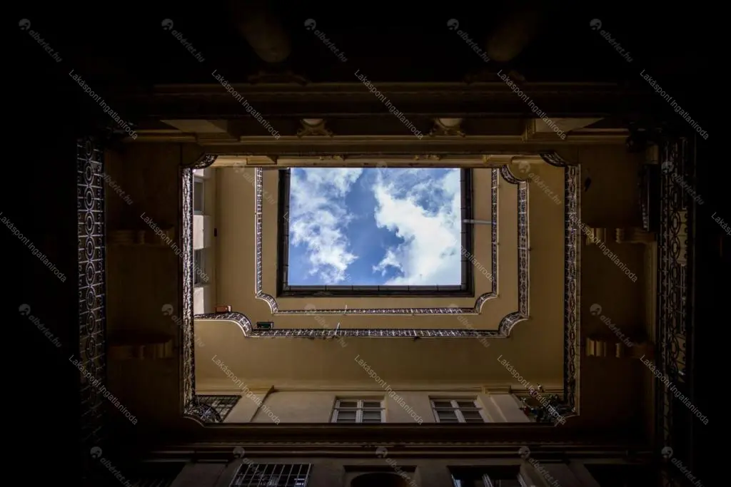 Kiadó albérlet 767000 Ft/hó áron: Budapest, V. kerület  Múzeum körút. Mérete: 120 nm, 3 szobás | Alberlet.hu - 6692779