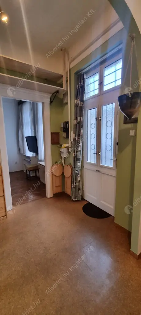 Kiadó albérlet 185000 Ft/hó áron: Budapest, V. kerület  Múzeum körút. Mérete: 33 nm, 1 szobás | Alberlet.hu - 6611879