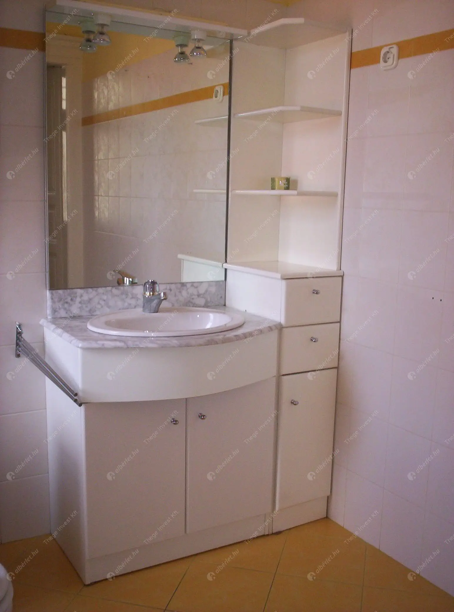 Kiadó albérlet 185000 Ft/hó áron: Budapest, V. kerület  Múzeum körút. Mérete: 33 nm, 1 szobás | Alberlet.hu - 6616914