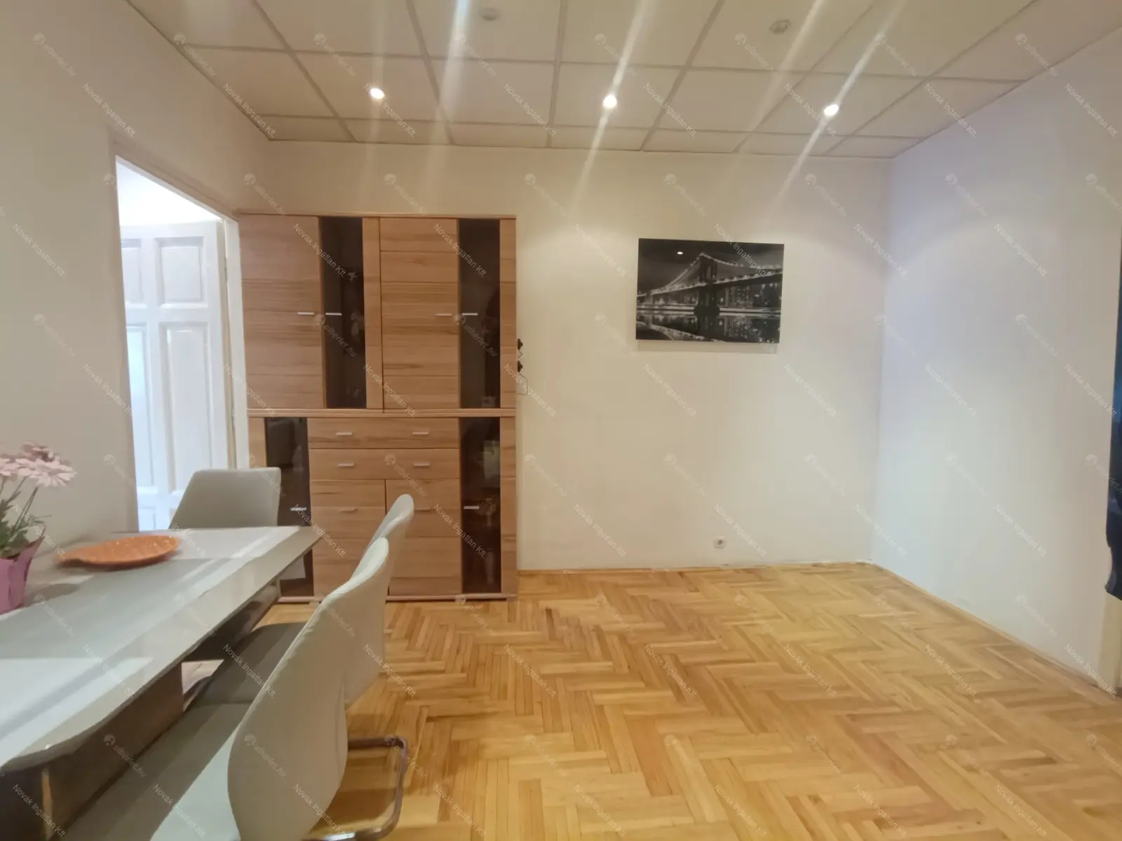 Kiadó albérlet 280000 Ft/hó áron: Budapest, V. kerület  Múzeum körút. Mérete: 55 nm, 1 szobás | Alberlet.hu - 6499402