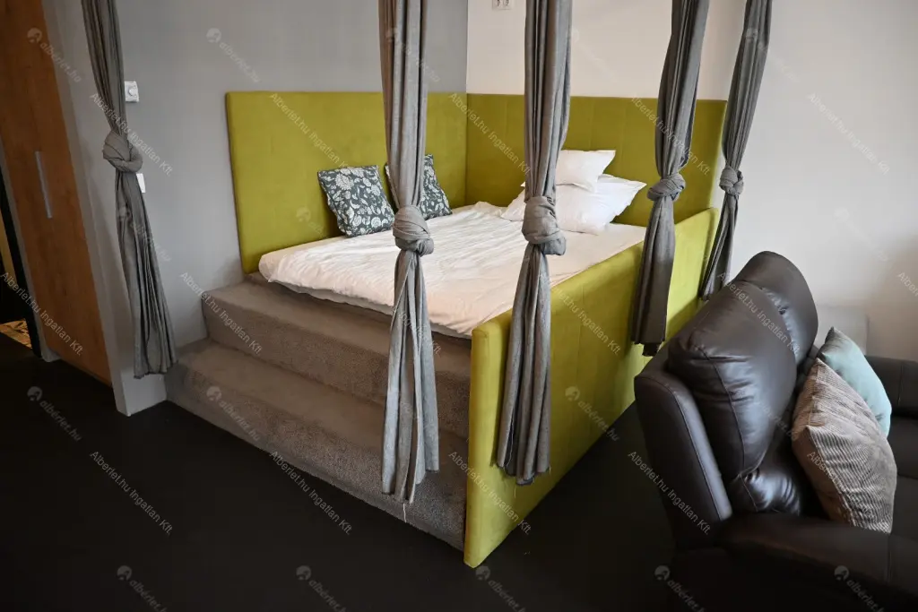 Kiadó albérlet 390000 Ft/hó áron: Budapest, V. kerület  Múzeum körút. Mérete: 70 nm, 2 szobás | Alberlet.hu - 6661983