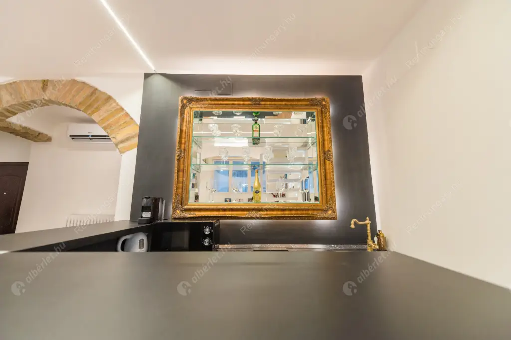 Kiadó albérlet 1126000 Ft/hó áron: Budapest, V. kerület  Nádor utca. Mérete: 105 nm, 2 szobás | Alberlet.hu - 6558911