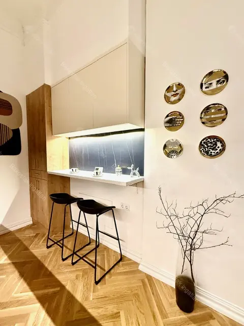 Kiadó albérlet 509000 Ft/hó áron: Budapest, V. kerület  Nádor utca. Mérete: 61 nm, 1 szobás | Alberlet.hu - 6702624