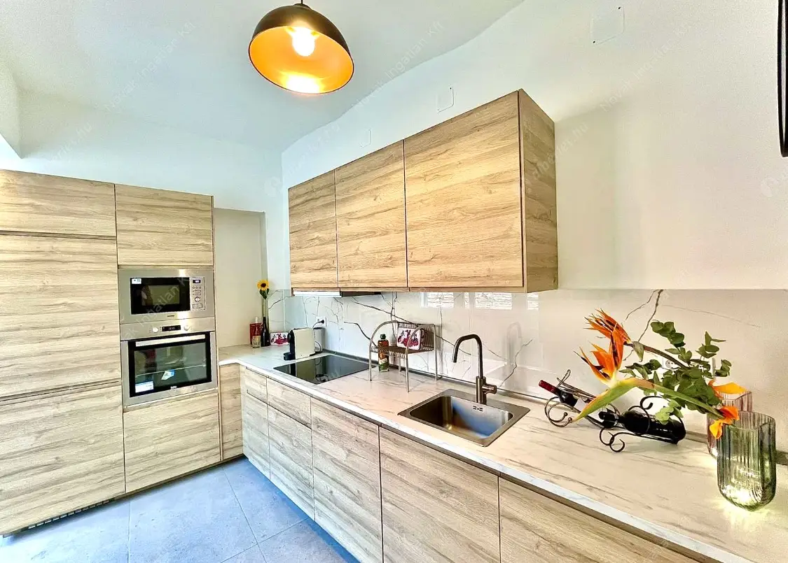 Kiadó albérlet 444000 Ft/hó áron: Budapest, V. kerület  Nádor utca. Mérete: 78 nm, 3 szobás | Alberlet.hu - 6177786