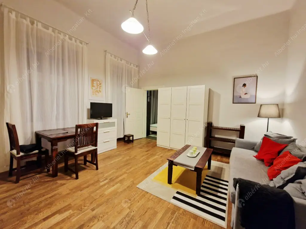 Kiadó albérlet 230000 Ft/hó áron: Budapest, V. kerület  Nagy Ignác utca. Mérete: 43 nm, 1 szobás | Alberlet.hu - 6639285