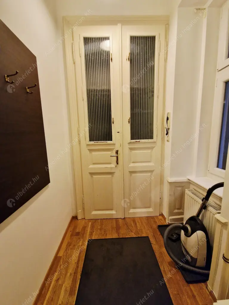 Kiadó albérlet 230000 Ft/hó áron: Budapest, V. kerület  Nagy Ignác utca. Mérete: 43 nm, 1 szobás | Alberlet.hu - 6639309