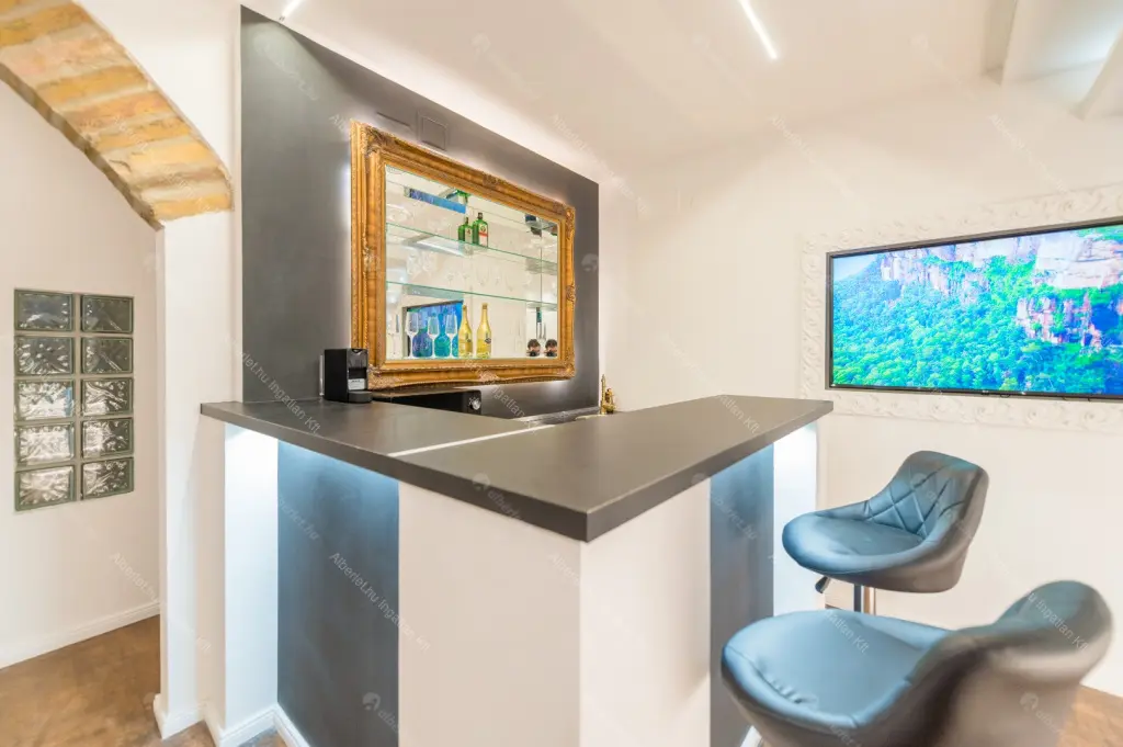 Kiadó albérlet 1100000 Ft/hó áron: Budapest, V. kerület  nan utca. Mérete: 55 nm, 1 szobás | Alberlet.hu - 6657194