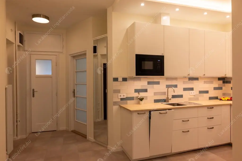 Kiadó albérlet 382000 Ft/hó áron: Budapest, V. kerület  Nyáry Pál utca. Mérete: 68 nm, 3 szobás | Alberlet.hu - 6586919