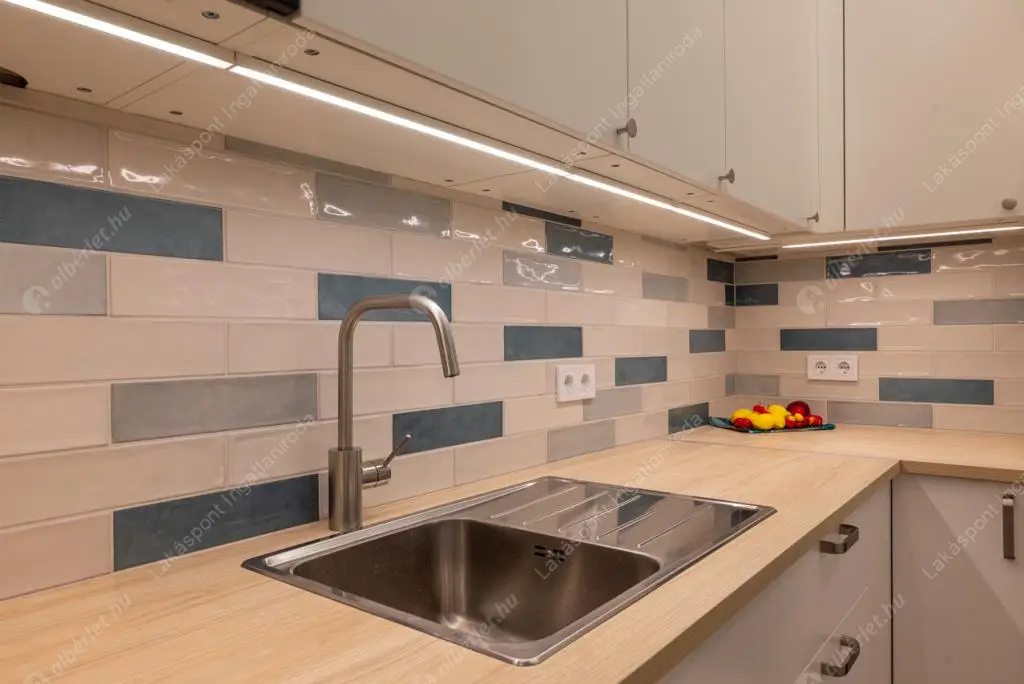 Kiadó albérlet 382000 Ft/hó áron: Budapest, V. kerület  Nyáry Pál utca. Mérete: 68 nm, 3 szobás | Alberlet.hu - 6586922