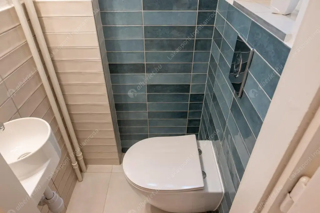 Kiadó albérlet 382000 Ft/hó áron: Budapest, V. kerület  Nyáry Pál utca. Mérete: 68 nm, 3 szobás | Alberlet.hu - 6586926