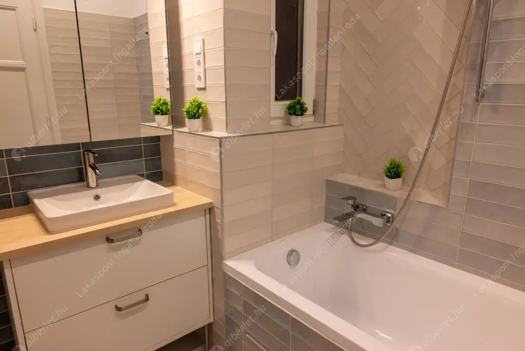 Kiadó albérlet 382000 Ft/hó áron: Budapest, V. kerület  Nyáry Pál utca. Mérete: 68 nm, 3 szobás | Alberlet.hu - 6586930