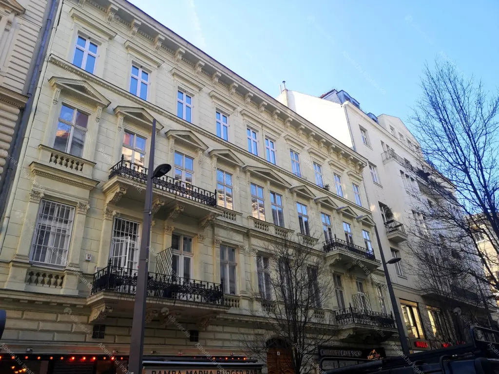 Kiadó albérlet 500000 Ft/hó áron: Budapest, V. kerület  Október 6. utca. Mérete: 124 nm, 4 szobás | Alberlet.hu - 6681645