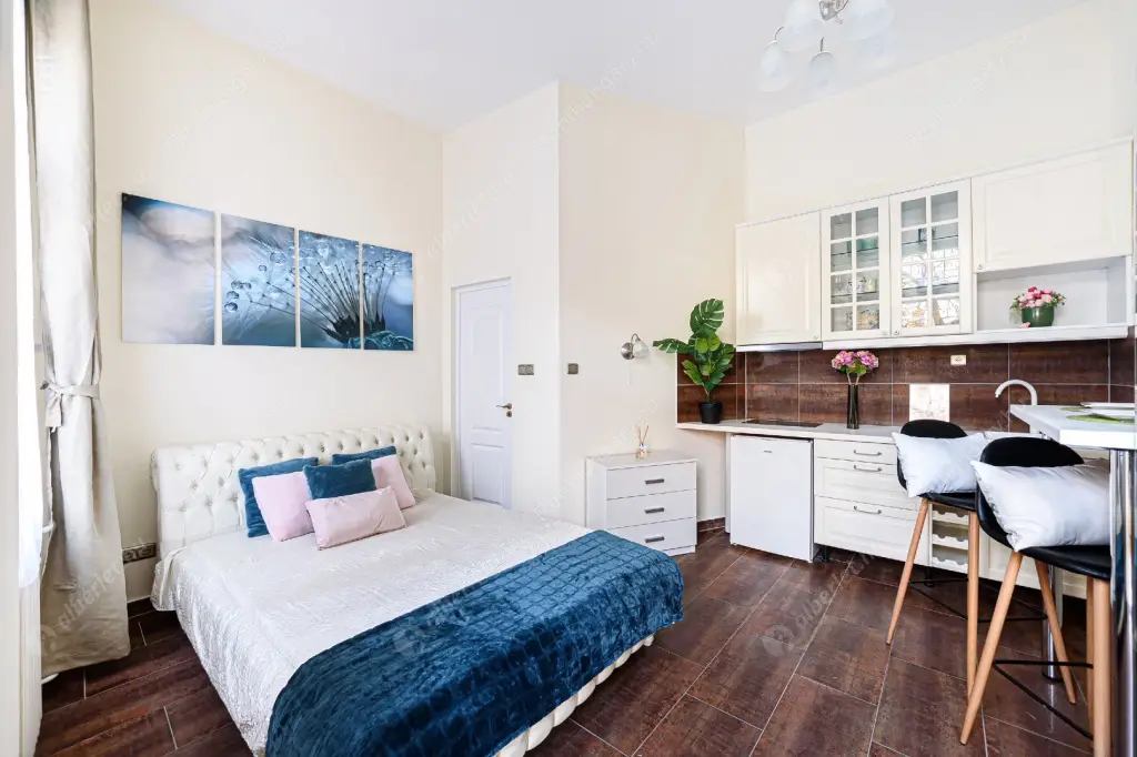 Kiadó albérlet 210000 Ft/hó áron: Budapest, V. kerület  Október 6. utca. Mérete: 20 nm, 1 szobás | Alberlet.hu - 6636619