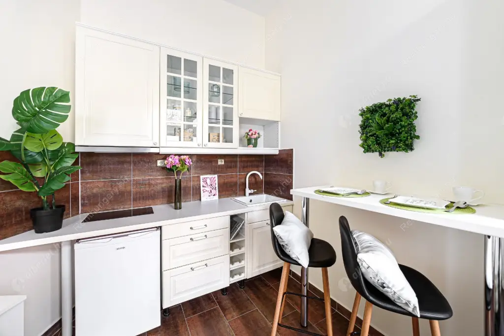 Kiadó albérlet 210000 Ft/hó áron: Budapest, V. kerület  Október 6. utca. Mérete: 20 nm, 1 szobás | Alberlet.hu - 6636623