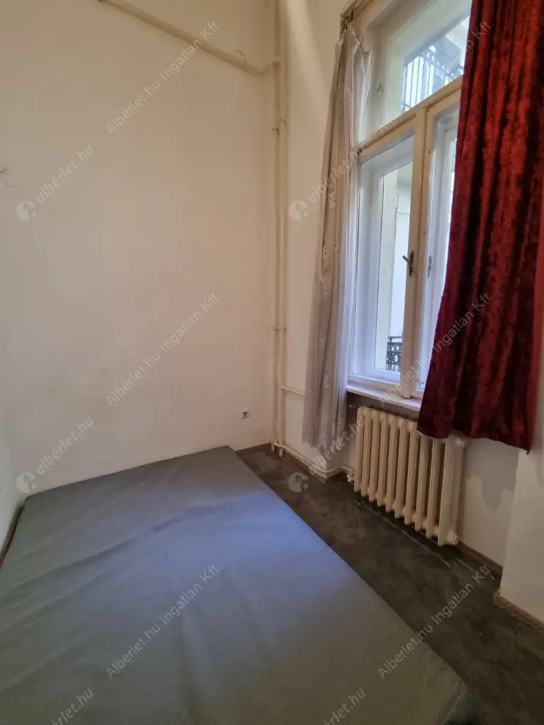 Kiadó albérlet 180000 Ft/hó áron: Budapest, V. kerület  Október 6. utca. Mérete: 27 nm, 1 szobás | Alberlet.hu - 6637453
