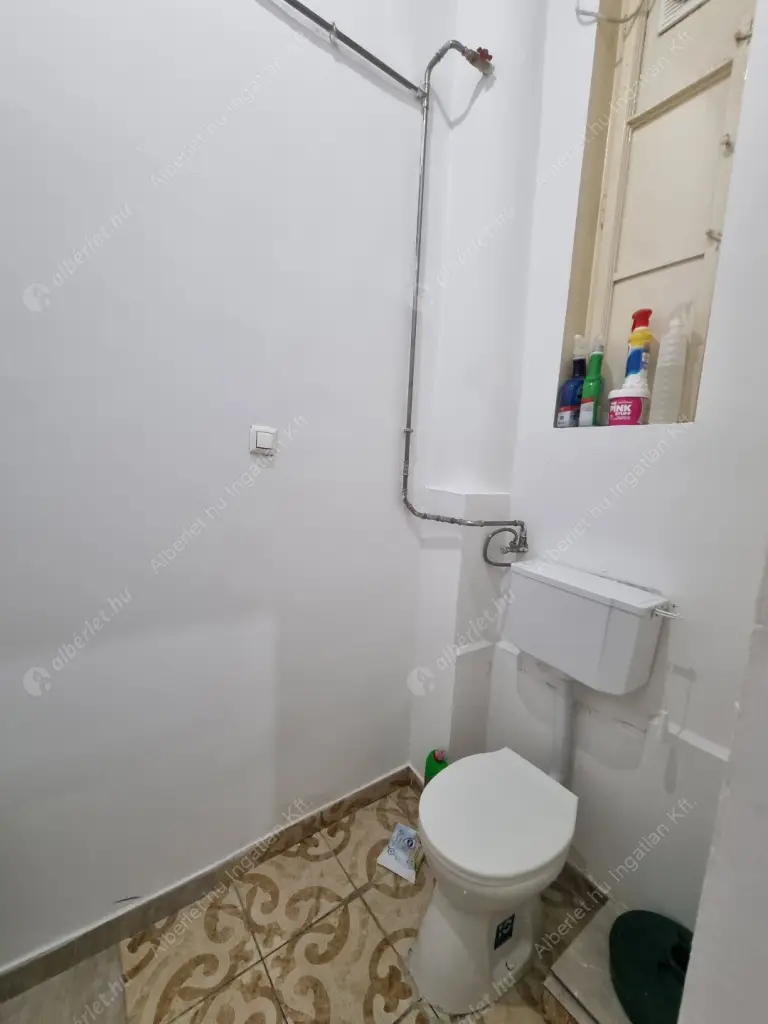 Kiadó albérlet 180000 Ft/hó áron: Budapest, V. kerület  Október 6. utca. Mérete: 27 nm, 1 szobás | Alberlet.hu - 6637457