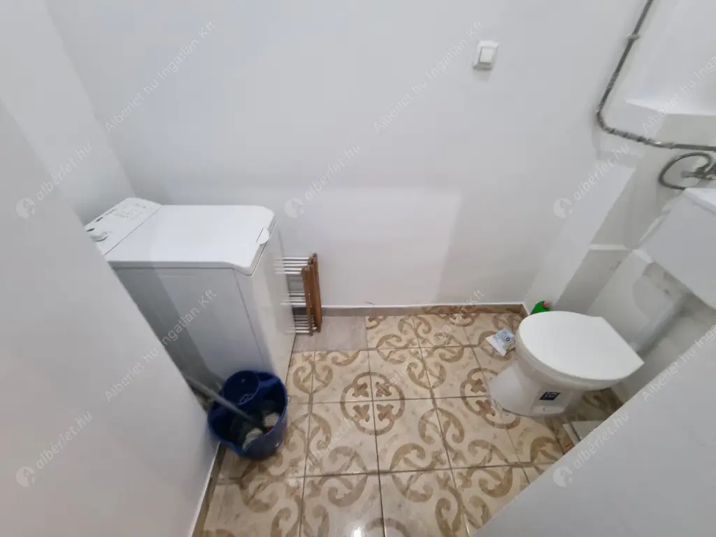 Kiadó albérlet 180000 Ft/hó áron: Budapest, V. kerület  Október 6. utca. Mérete: 27 nm, 1 szobás | Alberlet.hu - 6637458