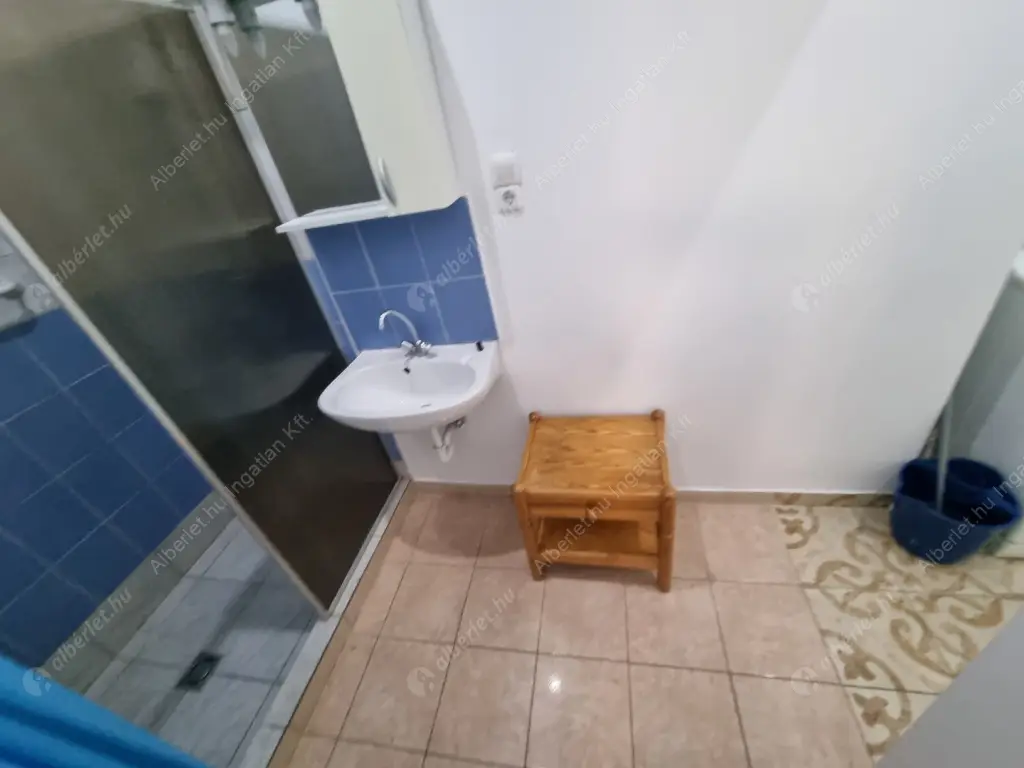 Kiadó albérlet 180000 Ft/hó áron: Budapest, V. kerület  Október 6. utca. Mérete: 27 nm, 1 szobás | Alberlet.hu - 6637460