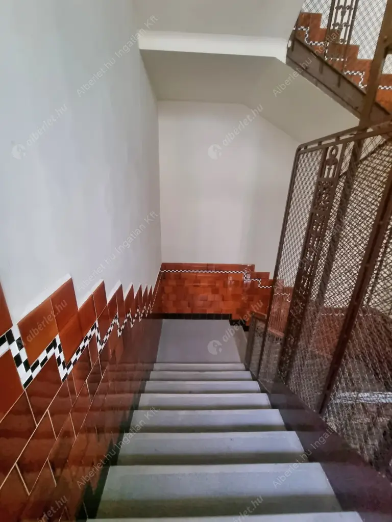 Kiadó albérlet 180000 Ft/hó áron: Budapest, V. kerület  Október 6. utca. Mérete: 27 nm, 1 szobás | Alberlet.hu - 6637465