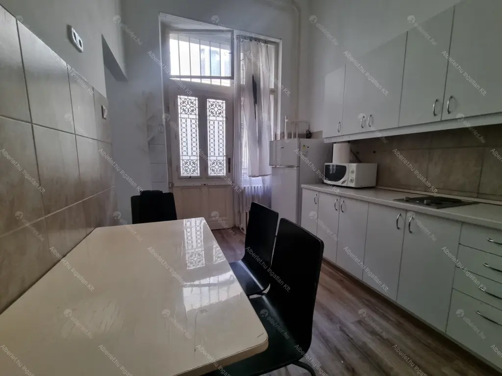 Kiadó albérlet 180000 Ft/hó áron: Budapest, V. kerület  Október 6. utca. Mérete: 27 nm, 1 szobás | Alberlet.hu - 6641405