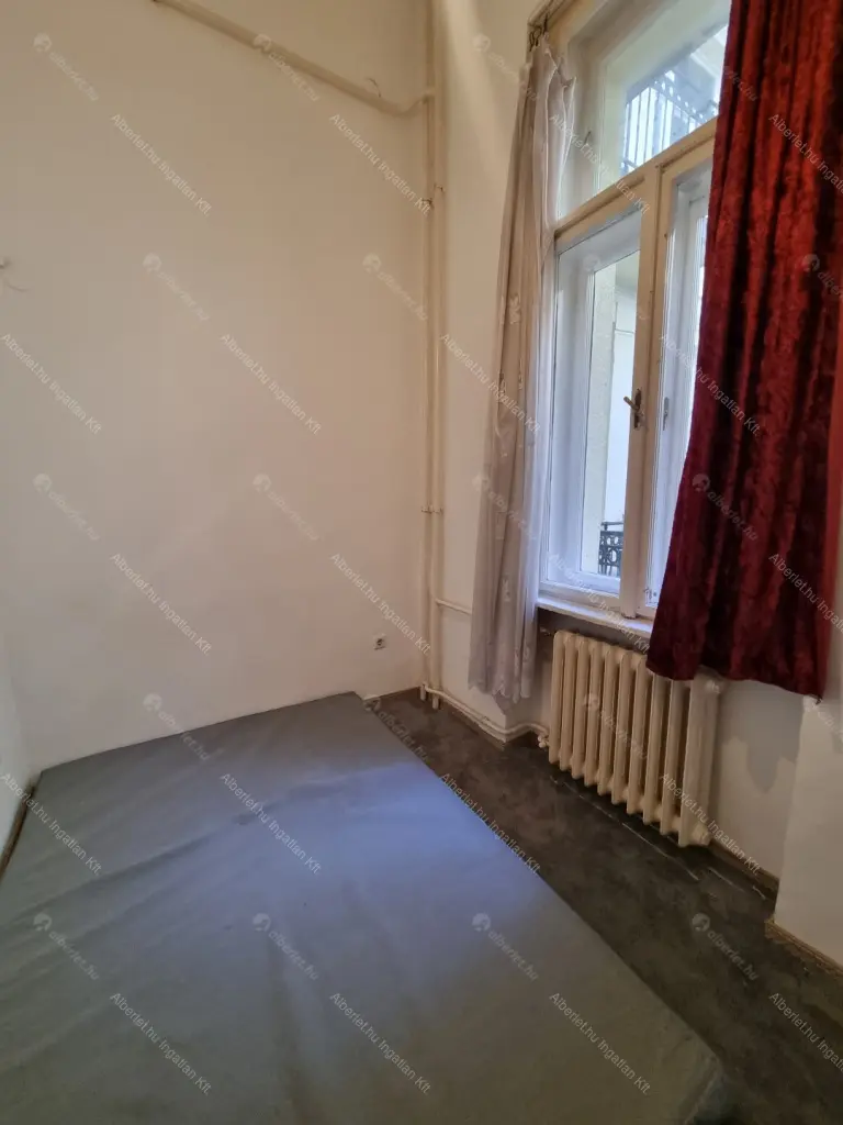 Kiadó albérlet 180000 Ft/hó áron: Budapest, V. kerület  Október 6. utca. Mérete: 27 nm, 1 szobás | Alberlet.hu - 6641406