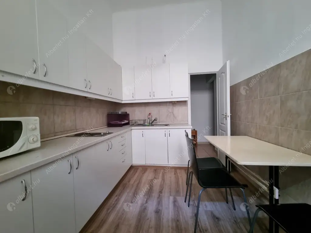 Kiadó albérlet 180000 Ft/hó áron: Budapest, V. kerület  Október 6. utca. Mérete: 27 nm, 1 szobás | Alberlet.hu - 6636713