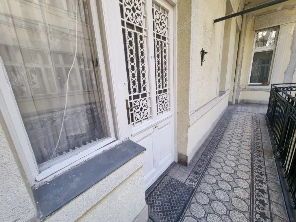 Kiadó albérlet 180000 Ft/hó áron: Budapest, V. kerület  Október 6. utca. Mérete: 27 nm, 1 szobás | Alberlet.hu - 6636719