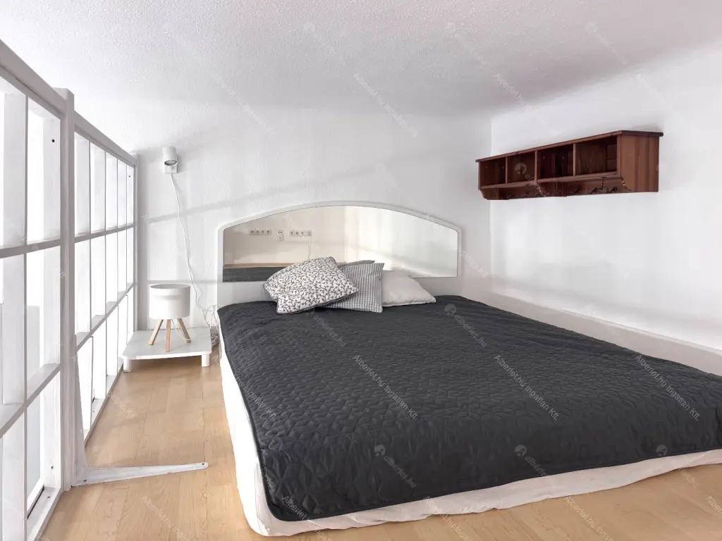 Kiadó albérlet 240000 Ft/hó áron: Budapest, V. kerület  Október 6. utca. Mérete: 35 nm, 1 szobás | Alberlet.hu - 6658219