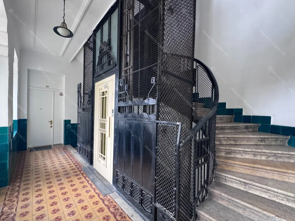 Kiadó albérlet 240000 Ft/hó áron: Budapest, V. kerület  Október 6. utca. Mérete: 35 nm, 1 szobás | Alberlet.hu - 6658226