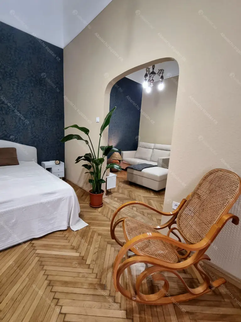 Kiadó albérlet 290000 Ft/hó áron: Budapest, V. kerület  Október 6. utca. Mérete: 40 nm, 1 szobás | Alberlet.hu - 6675002