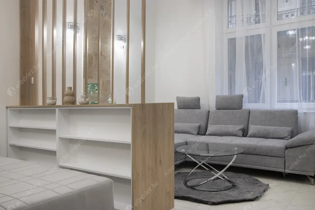 Kiadó albérlet 450000 Ft/hó áron: Budapest, V. kerület  Október 6. utca. Mérete: 52 nm, 1 szobás | Alberlet.hu - 6518694