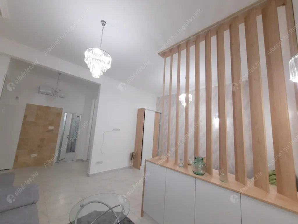 Kiadó albérlet 450000 Ft/hó áron: Budapest, V. kerület  Október 6. utca. Mérete: 52 nm, 1 szobás | Alberlet.hu - 6518702