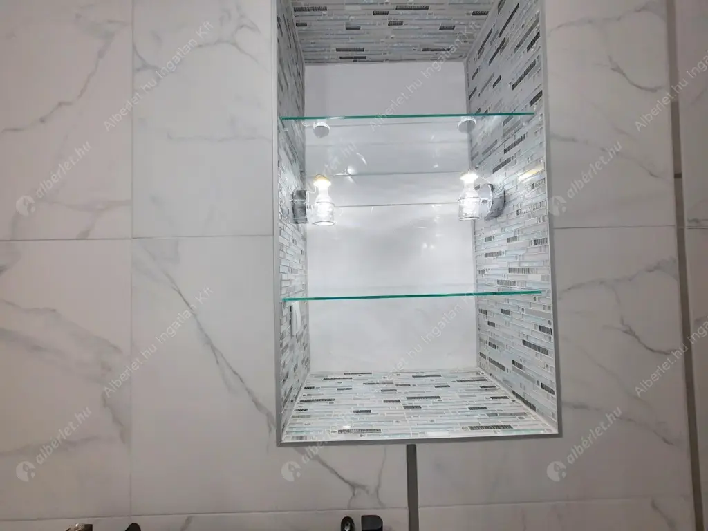 Kiadó albérlet 450000 Ft/hó áron: Budapest, V. kerület  Október 6. utca. Mérete: 52 nm, 1 szobás | Alberlet.hu - 6518713